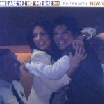 kim-kardashian-hugging-mom