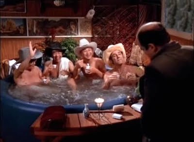 6-seinfeld-checks-jacuzzi