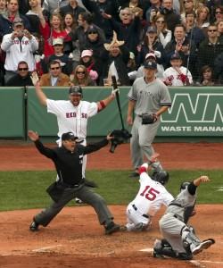 bdd_pedroia_slide_nyy_04081
